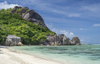 Blog perusahaan terbaru tentang Pengembang Prancis mengamankan dana sebesar $5,7 juta untuk proyek PV terapung sebesar 5,8 MW di Seychelles
