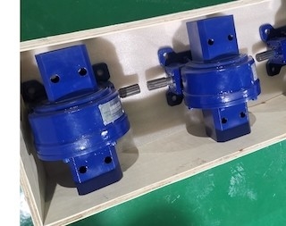 VE9 Tertutup Worm Gear Slew Drive
