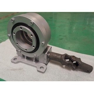 VE5 Vertikal Slewing Drive Gearbox 37 1 Rasio Gigi Sistem Pelacakan Surya PV