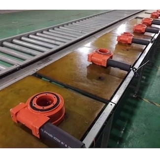 Telescopic Boom Crane Hydraulic Slew Drive Untuk Solar Tracker Servo Motor Slewing Drive 14&quot;