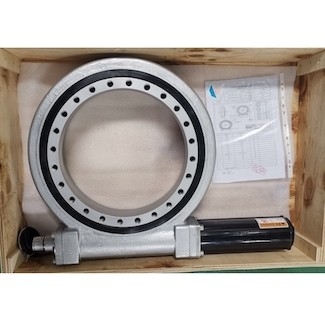 Rotasi Halus Drive Slew Kecil Gandar Tunggal Anti Karat Solar Tracker Slewing Drive