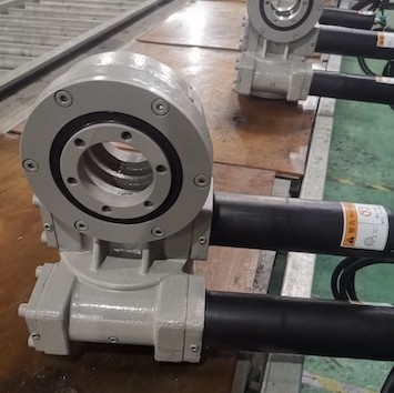 Antena Satelit Vertikal Slewing Drive 12VDC Motor Slewing Gear Drive