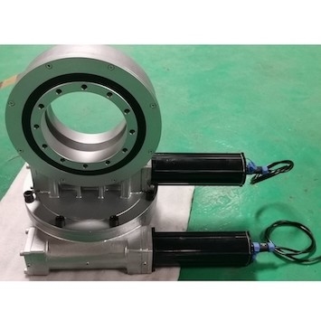 Terdistribusi Terhubung SDE7 Dual Axis Slewing Drive Gearbox 12V Planetary Motor